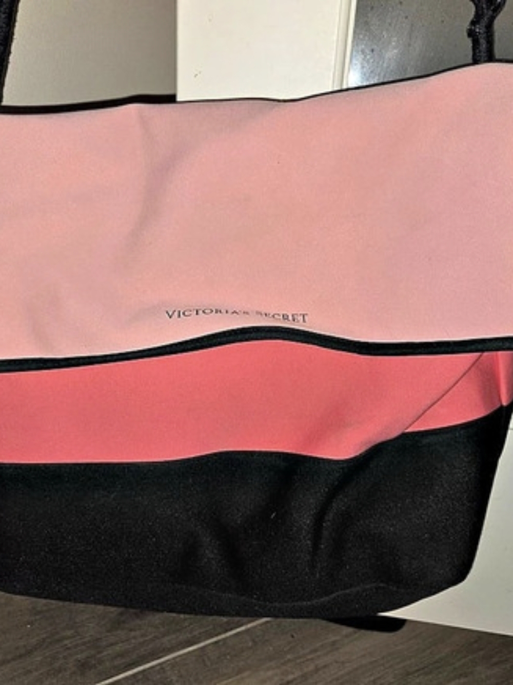 Victoria's Secret Colorblock Insulated Cooler Shoulder Bag Pink & Black